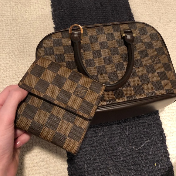 Checkered Louis Vuitton bag!! **great condition! - Picture 3 of 8